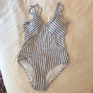 Cupshe Swim All About Stripe One Piece Swimsuit